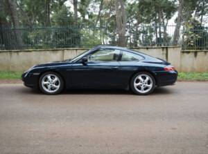 Image 16/43 of Porsche 911 Carrera (1999)