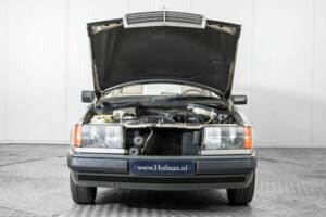 Bild 37/50 von Mercedes-Benz 230 TE (1987)
