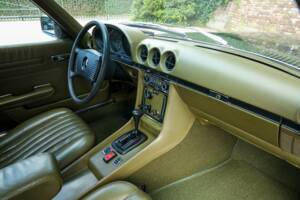 Image 19/50 de Mercedes-Benz 280 SLC (1976)
