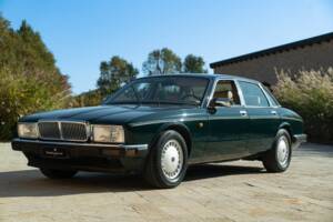 Image 10/50 de Daimler XJ 6 4.0 (1991)