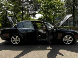 Bild 18/50 von Jaguar S-Type 4.2 V8 R (2004)