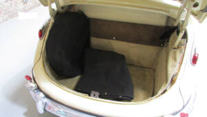 Image 14/19 of BMW 502 Baur (1954)