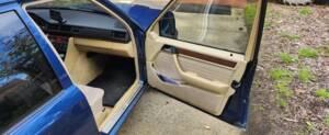 Image 8/8 of Mercedes-Benz 230 E (1989)