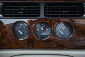 Image 48/91 de Jaguar XK8 4.0 (2000)