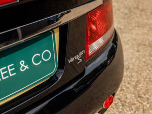 Image 25/56 of Aston Martin V12 Vanquish S (2005)