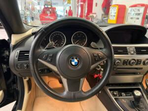 Image 9/19 de BMW 650i (2007)
