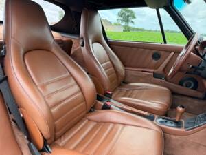 Image 44/62 of Porsche 911 Carrera 2 (1990)