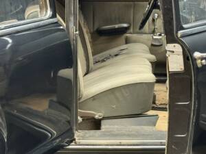 Image 41/50 of Mercedes-Benz 220 S (1955)