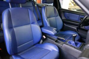 Image 20/33 of BMW 323ti Compact (1999)
