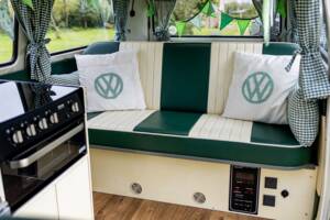 Image 8/50 of Volkswagen T2 Brasil Camper (1972)