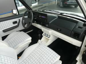 Image 12/23 of Volkswagen Golf Mk I Convertible 1.8 (1992)