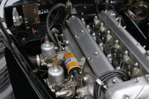Image 6/40 de Jaguar XK 120 DHC (1953)