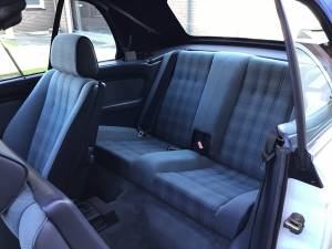 Bild 6/20 von BMW 320i (1988)