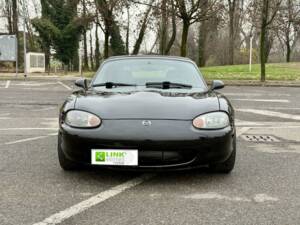 Afbeelding 2/25 van Mazda MX-5 1.6 (2000)