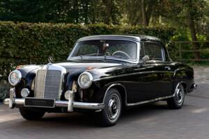 Immagine 1/35 di Mercedes-Benz 220 SE (1960)