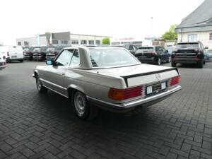 Afbeelding 6/23 van Mercedes-Benz 500 SL (1985)