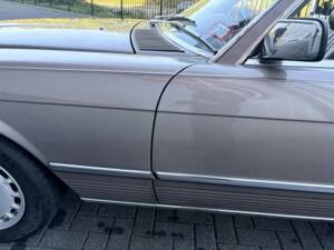 Image 4/50 of Mercedes-Benz 560 SL (1987)