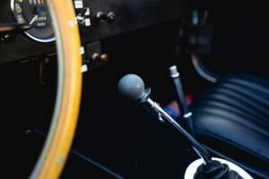 Image 51/68 of Shelby Cobra 289 (1966)