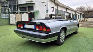 Afbeelding 11/70 van Alfa Romeo 2.0 Spider QV (1987)