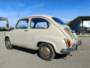 Image 4/44 of FIAT 600 D (1967)