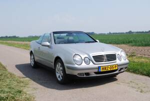 Image 2/46 of Mercedes-Benz CLK 200 (1999)