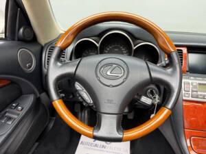 Immagine 18/23 di Lexus SC 430 (2004)