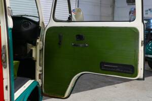 Bild 29/38 von Volkswagen T2b Camper (1974)