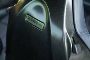 Immagine 32/50 di Porsche 911 Carrera 4S (1996)