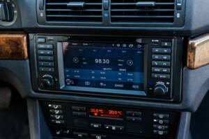 Image 28/31 of BMW 528i (1996)