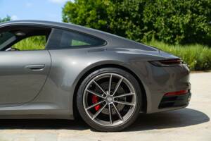 Afbeelding 17/50 van Porsche 911 Carrera 4S (2019)