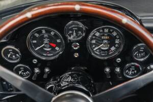 Image 27/33 of Aston Martin DB 5 Volante (1964)