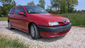 Bild 3/8 von Alfa Romeo 145 1.4 T. Spark (1997)