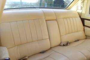 Image 44/56 of Cadillac Coupe DeVille (1977)