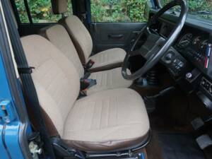 Bild 9/19 von Land Rover 110 (1986)