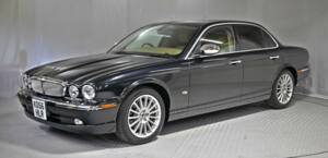 Image 7/50 of Jaguar XJ 8 4.2 (2006)