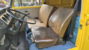 Bild 26/50 von Volkswagen T2b Kastenwagen (1976)
