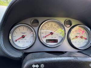 Image 29/40 of Aston Martin V12 Vanquish (2002)