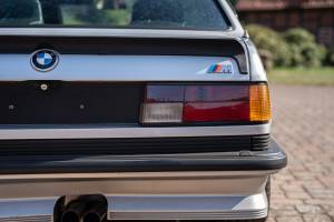 Image 19/49 of BMW M 635 CSi (1986)