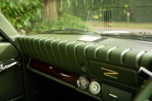 Image 20/44 of Ford Zodiac MkIII (1964)