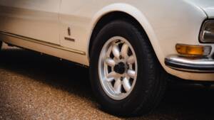 Image 26/33 of Peugeot 504 Coupé (1979)