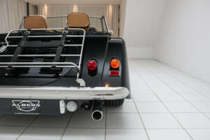 Image 17/18 of Morgan Plus 8 (2003)