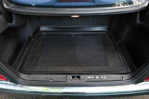 Image 17/50 of Mercedes-Benz E 320 (1998)