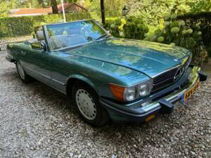 Image 1/30 of Mercedes-Benz 560 SL (1988)