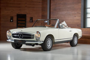 Immagine 1/55 di Mercedes-Benz 230 SL (1965)