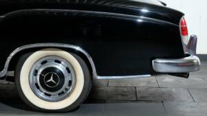 Image 21/30 of Mercedes-Benz 220 S Cabriolet (1957)
