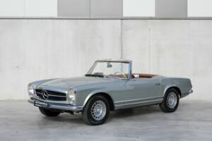 Imagen 1/41 de Mercedes-Benz 280 SL (1971)