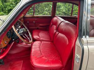 Image 10/27 de Jaguar S-Type 3.8 (1965)