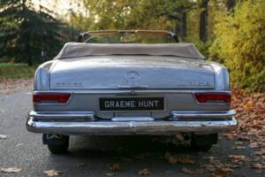 Image 11/50 of Mercedes-Benz 220 SE b (1966)