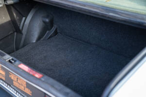 Imagen 19/42 de Mercedes-Benz 190 E (1984)