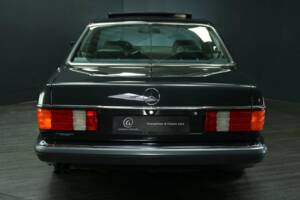 Immagine 4/50 di Mercedes-Benz 560 SEC (1990)